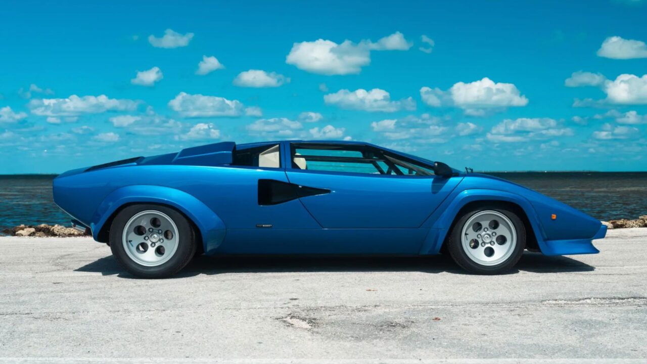 1981 Lamborghini Countach LP 400 S in Tahiti Blue - Modern Car Collector