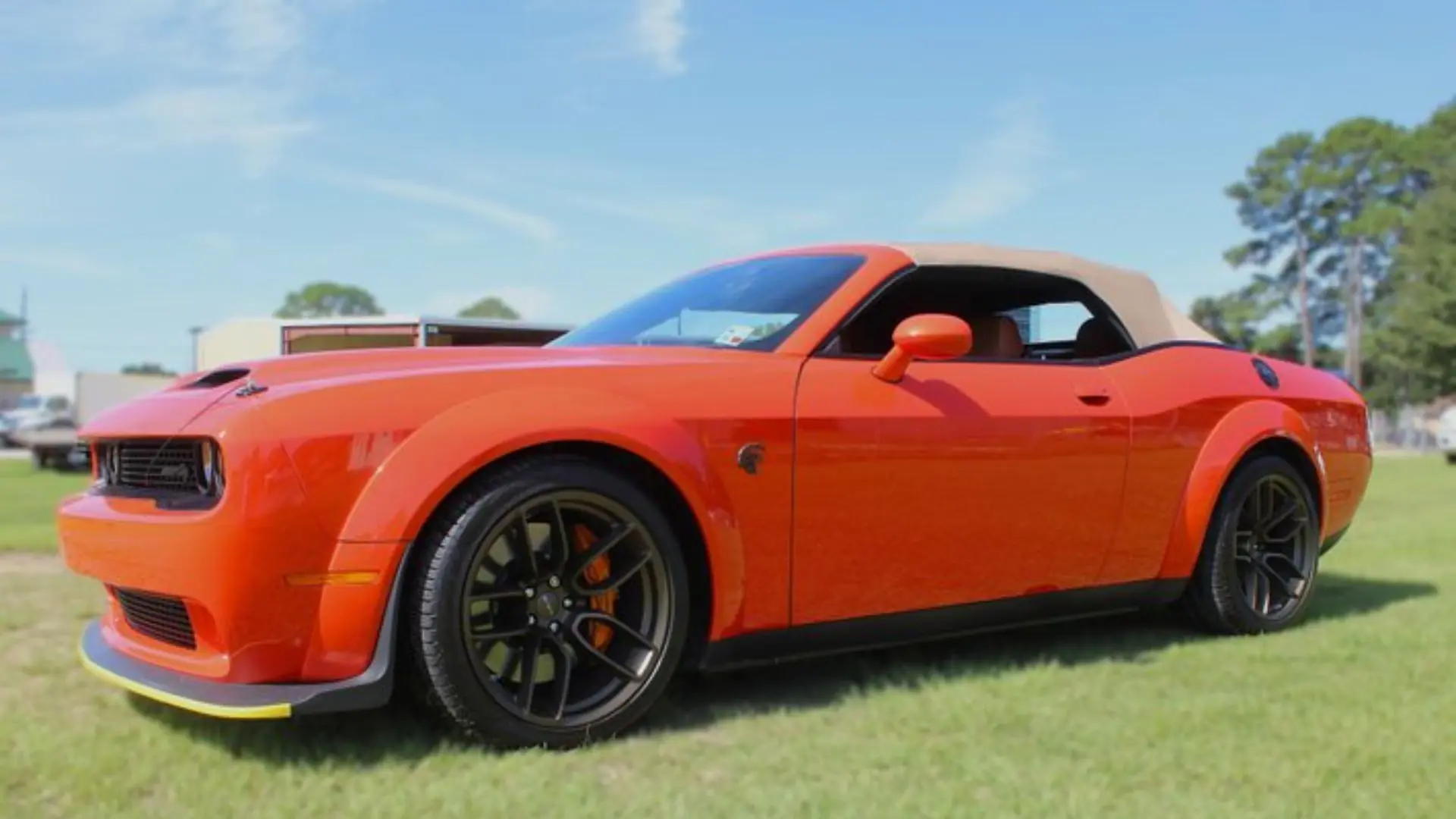 No-Reserve 2020 Dodge Challenger SRT Hellcat Convertible Draws Early Bids - featured image