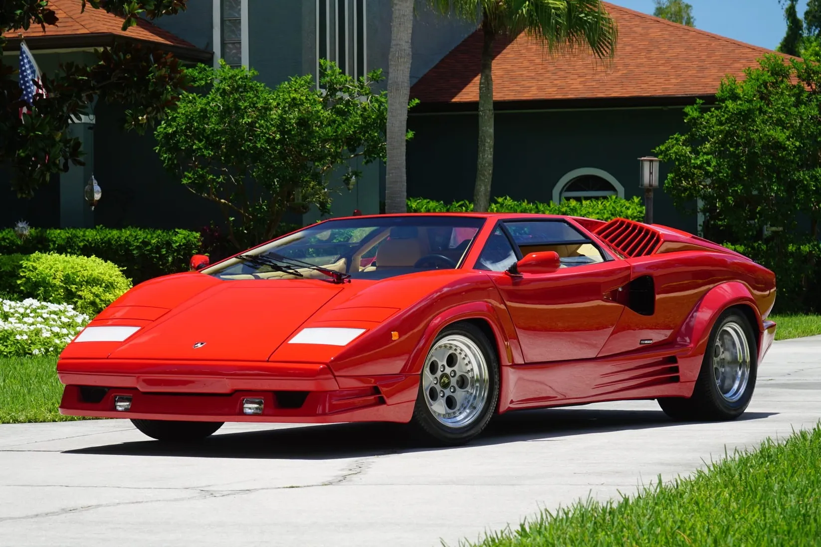 The Countach 25th Anniversary Wasn’t Supposed to Be a Collector’s Car. This 379-Kilometer Euro Example Argues Otherwise. - featured image