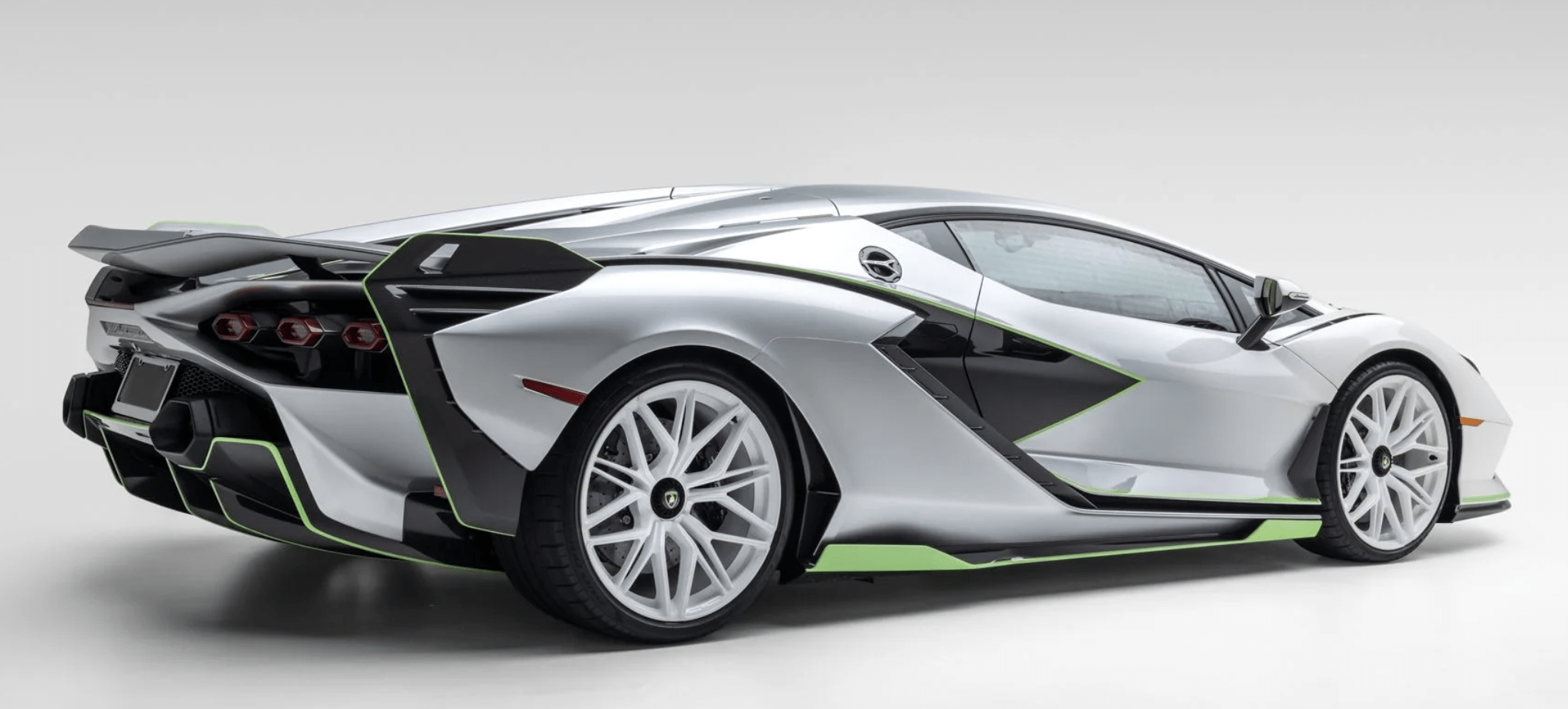 Rare One-Owner Lamborghini Sián Hybrid Heads to Quail Auction - featured image