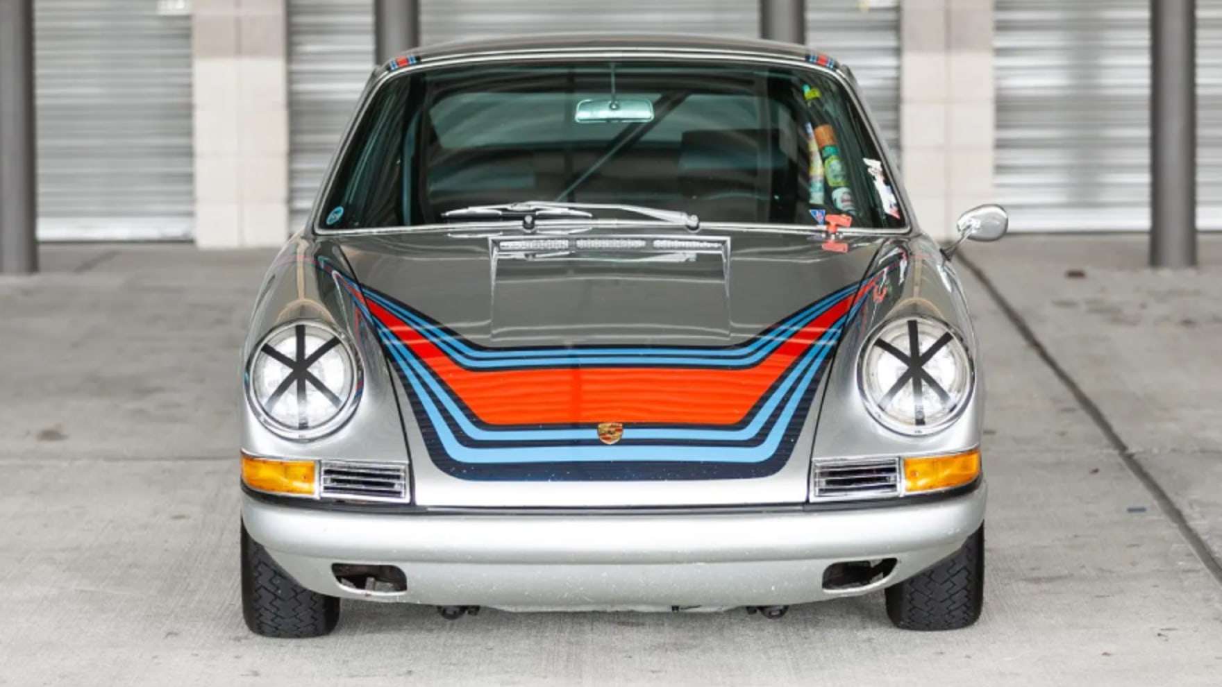 1967 Porsche 911S front view in Martini racing livery