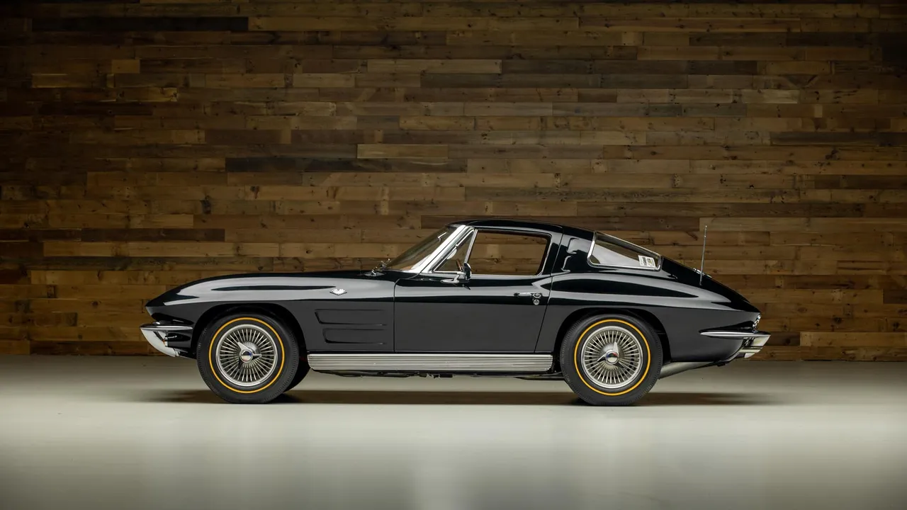 Corvette Group, Old and New: 1963 Split-Window and 2019 ZR1 Headline for Sale at Kruse Auctions - featured image