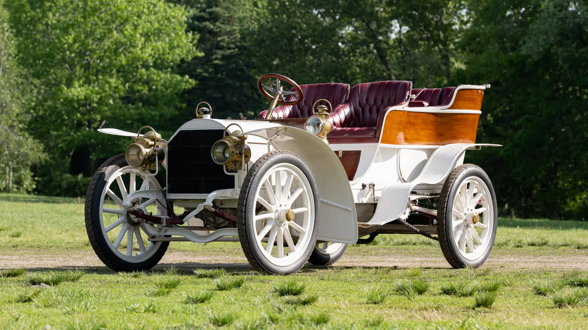6 Top Cars to Watch at the 2026 Monterey Auctions - featured image