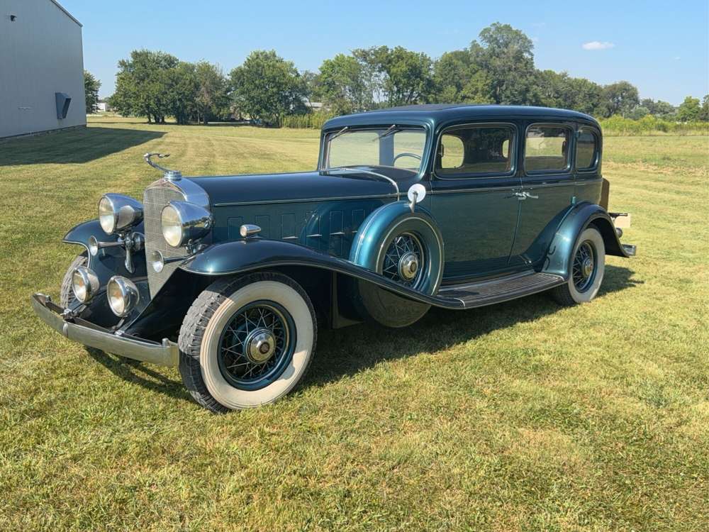 1932 Cadillac V-16 Fleetwood sedan