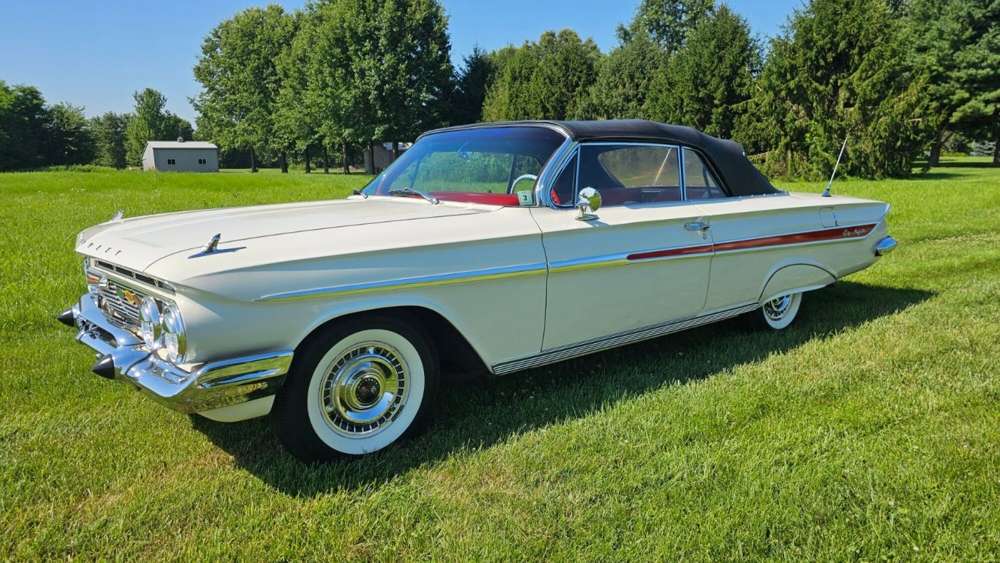 1961 Chevrolet Impala Convertible in white
