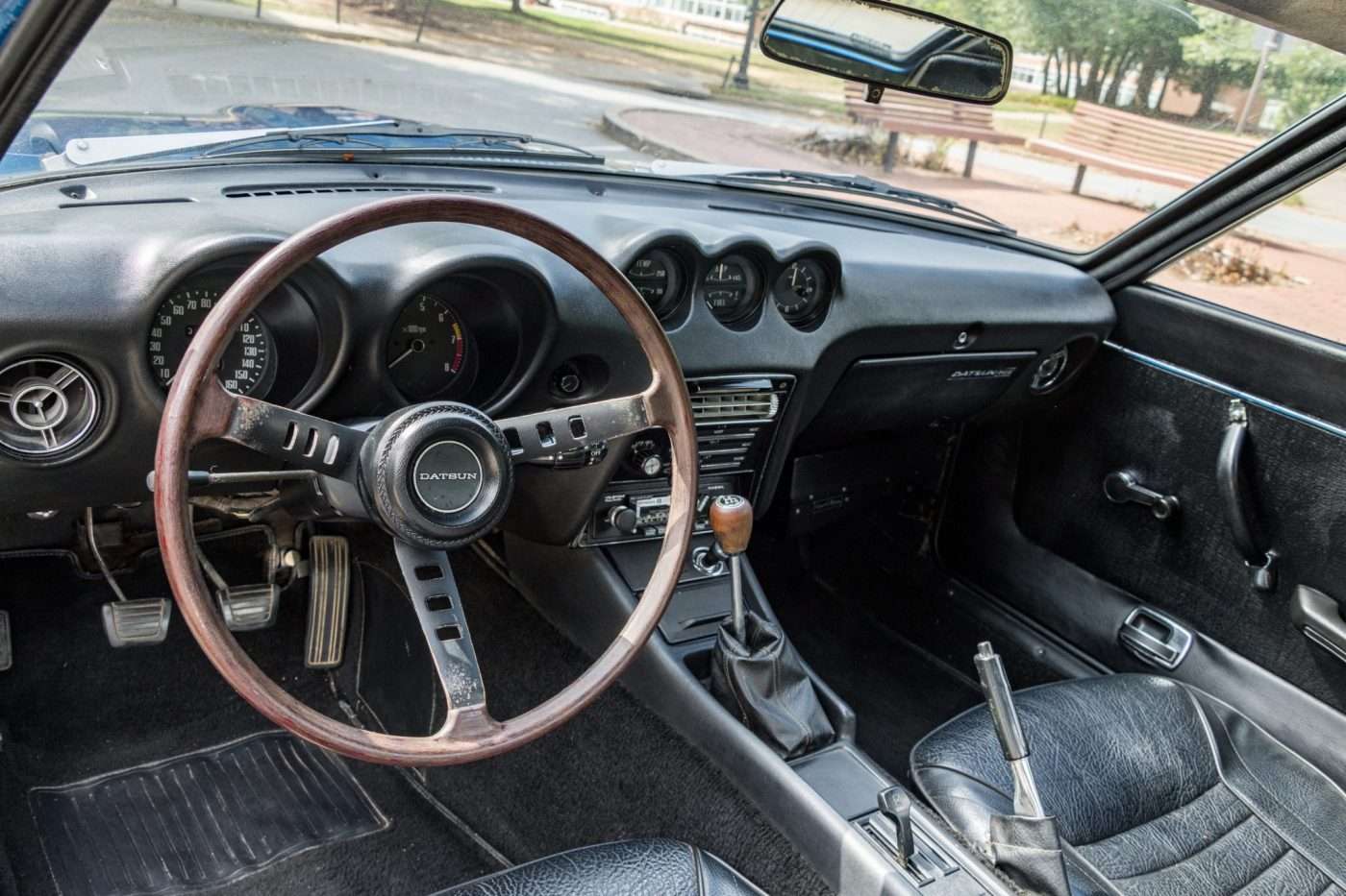 Black vinyl interior of the 1971 Datsun 240Z, retrimmed in 2021