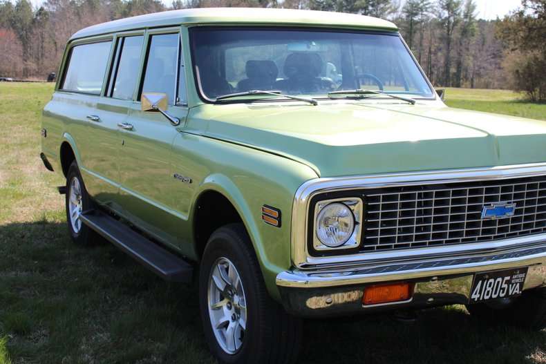 1972 Chevrolet Suburban LT At Carlisle Auctions Is An LS2-Swapped Family Hauler - featured image