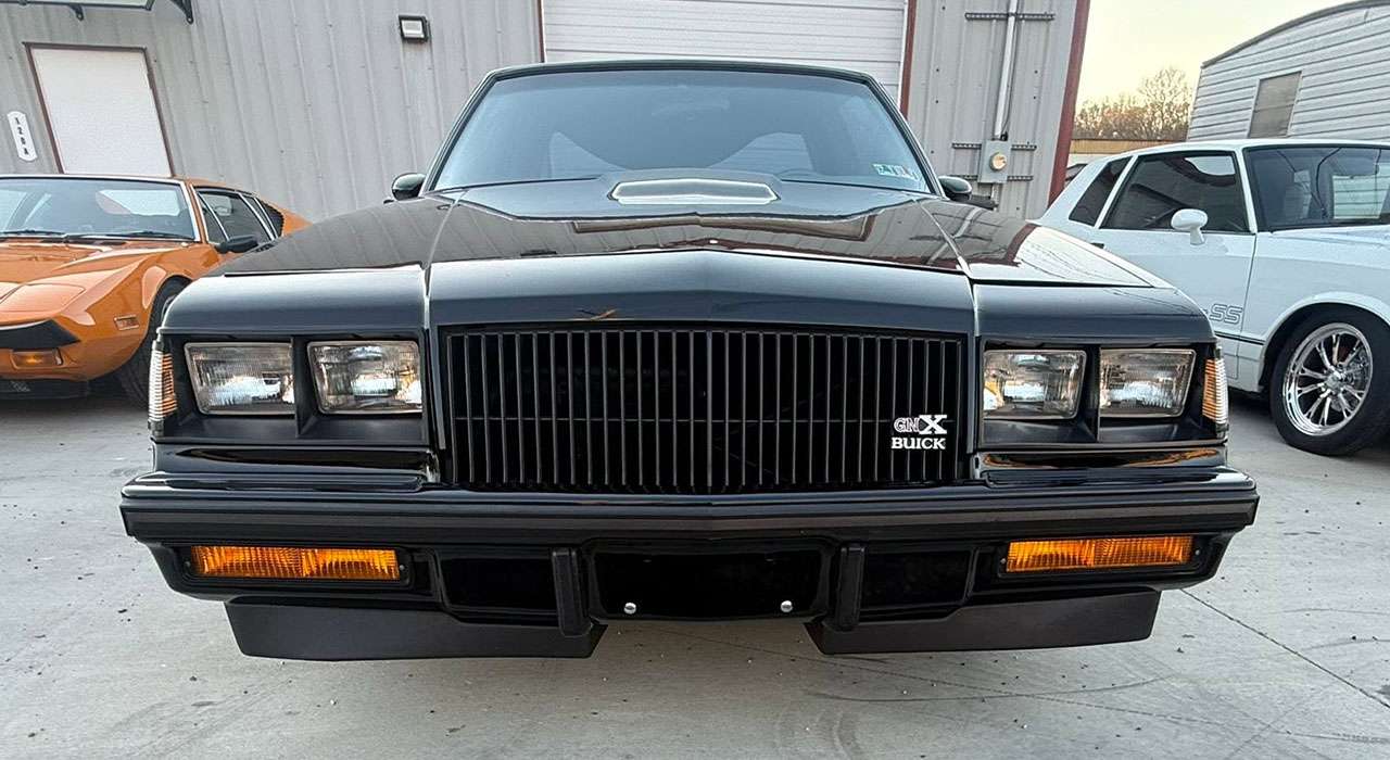 Front grille and headlights of 1987 Buick GNX No. 461
