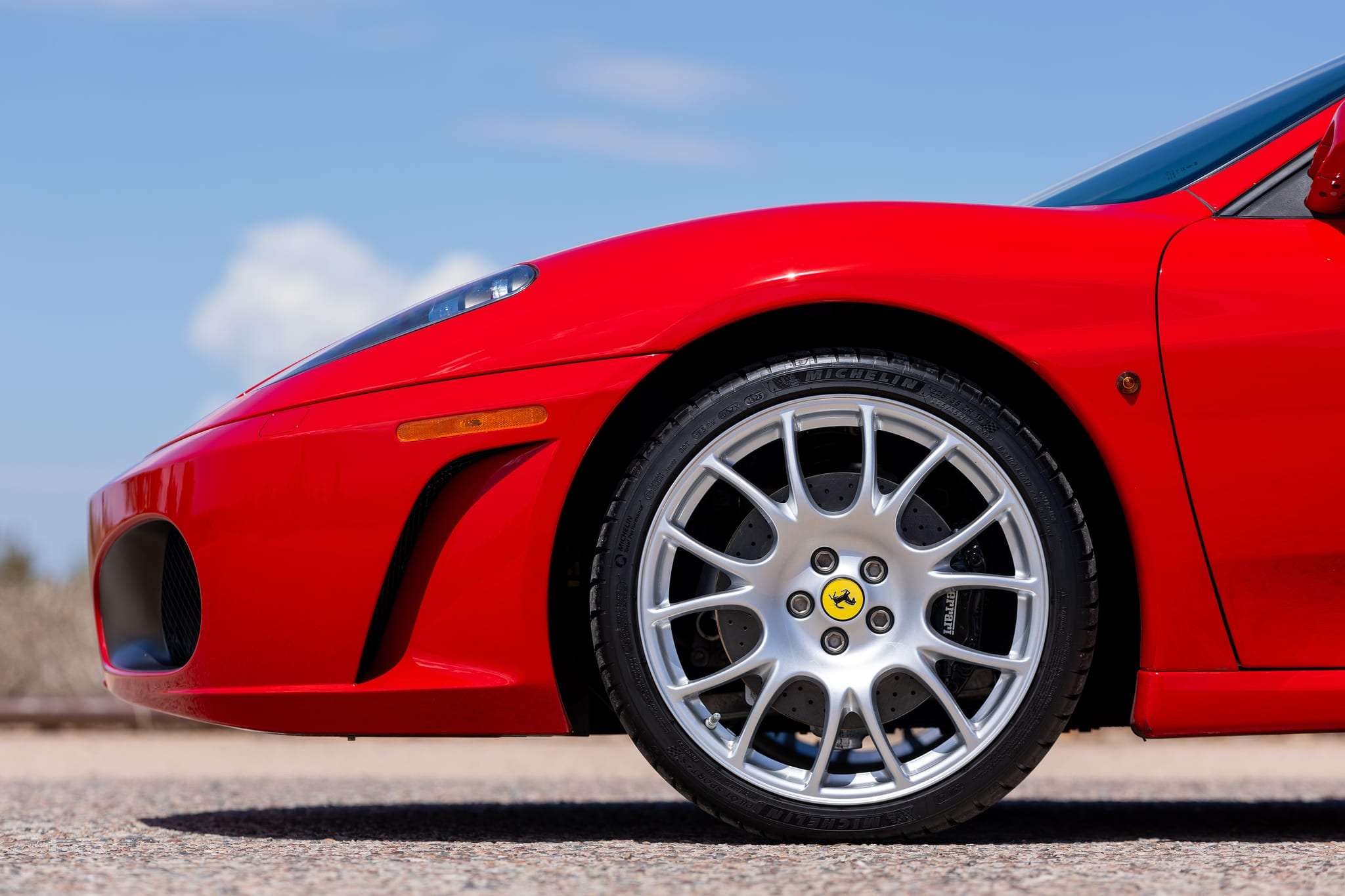 19-inch Challenge alloy wheel on 2006 Ferrari F430 Spider