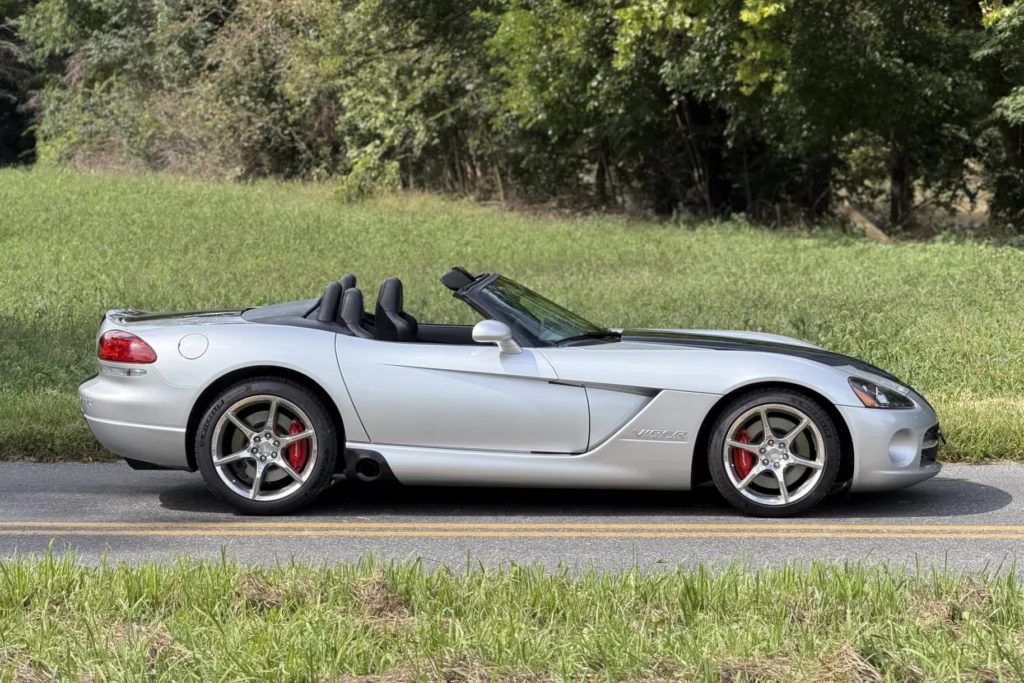 2010 Dodge Viper SRT-10 Roadster side profile with top stowed