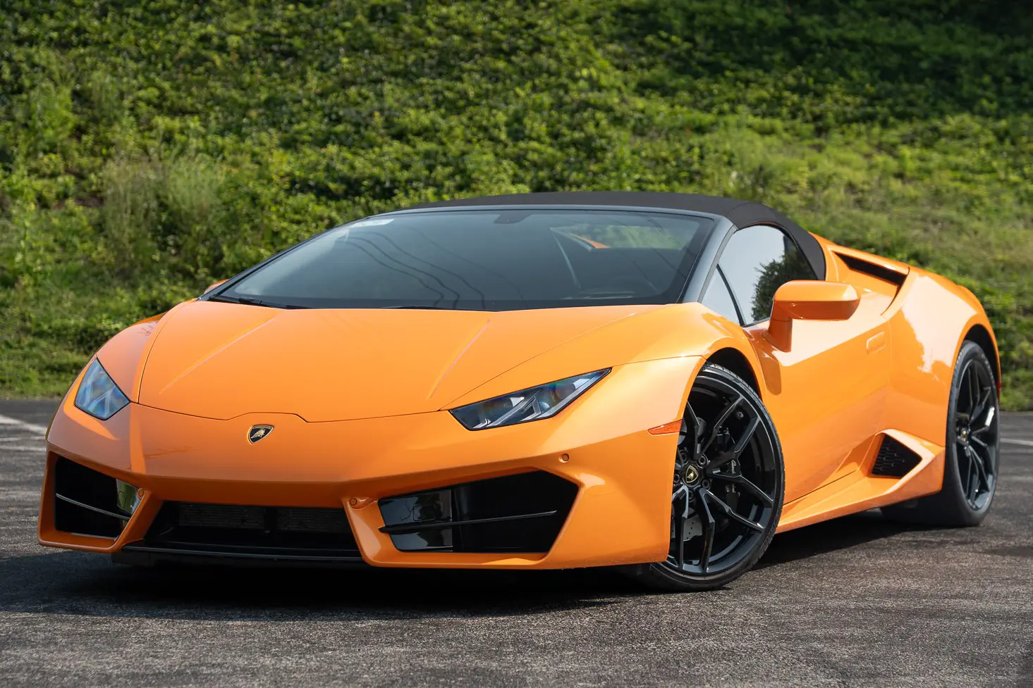 The End of the V10 Hasn’t Reached the Base Huracán Yet. This 8k-Mile LP580-2 Spyder Shows Why. - featured image