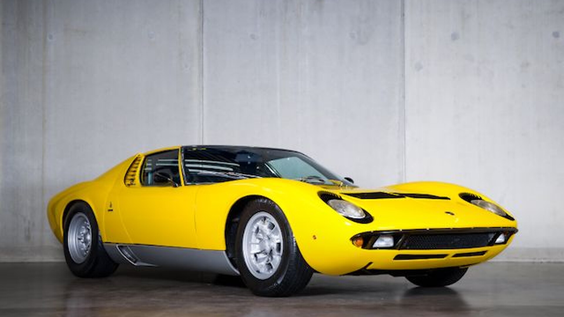 No-Reserve 1970 Lamborghini Miura P400S Heads to Bonhams’ Zoute Sale With Rare Swiss Provenance - featured image