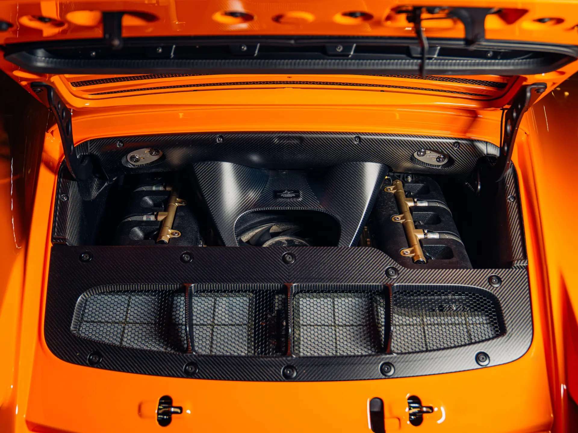 Twin-turbocharged 3.8-liter four-valve flat-six in the Singer DLS Turbo Firefly Commission