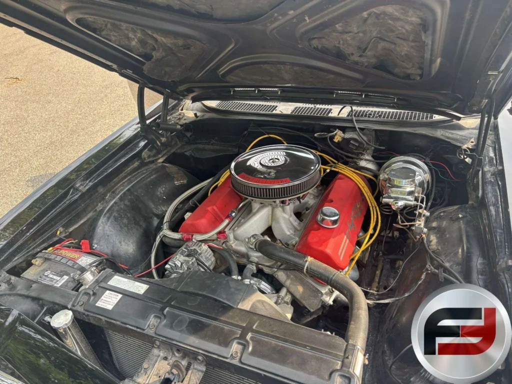 496 cubic-inch big-block V8 with aluminum intake and heads