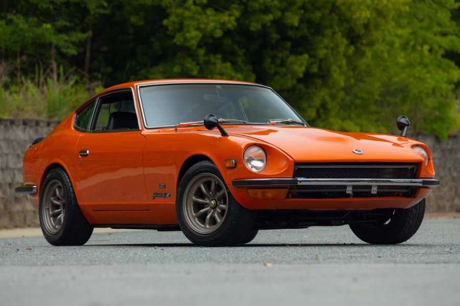 Front three-quarter view of the 1969 Datsun Fairlady Z432
