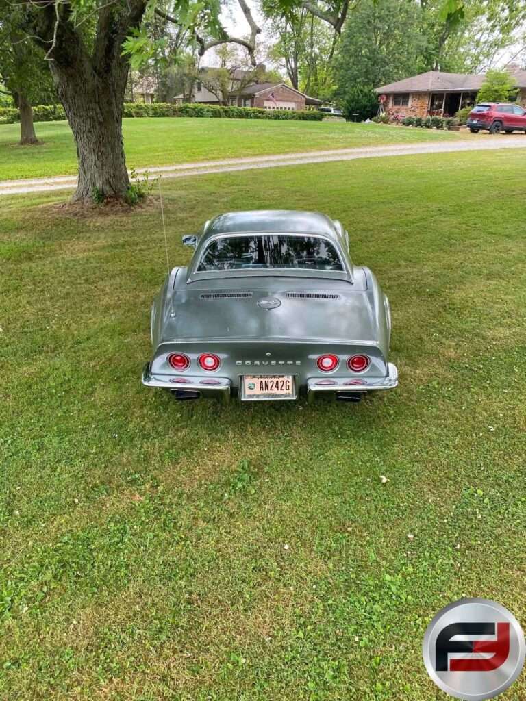 Rear view of the 1972 Chevrolet Corvette convertible with the hardtop installed
