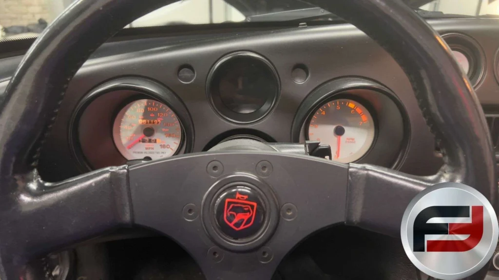 Steering wheel and gauges of 1996 Dodge Viper RT/10