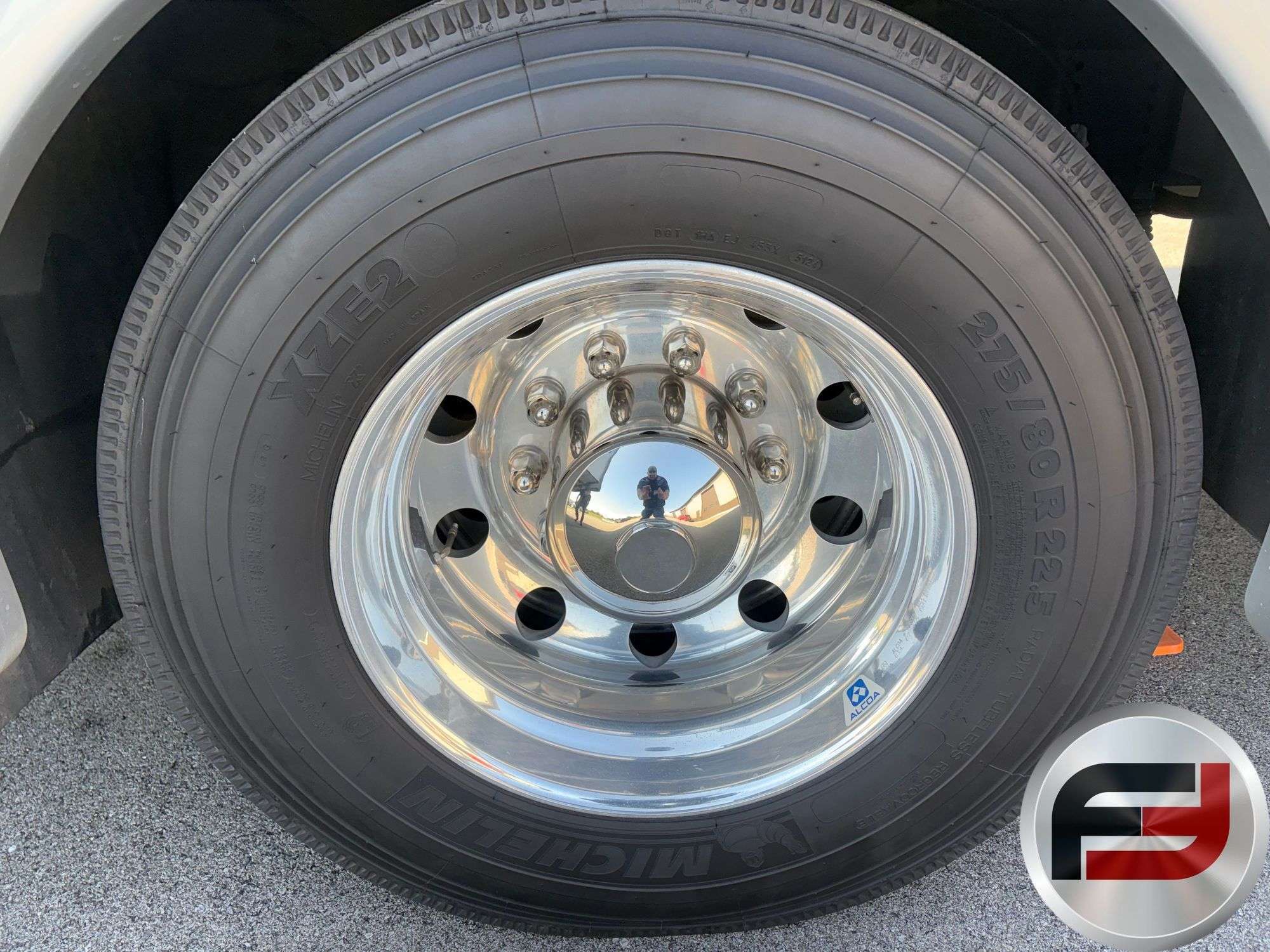 Polished Alcoa 22.5-inch wheel and Michelin tire on the 2017 Dynamax DX3 37TS
