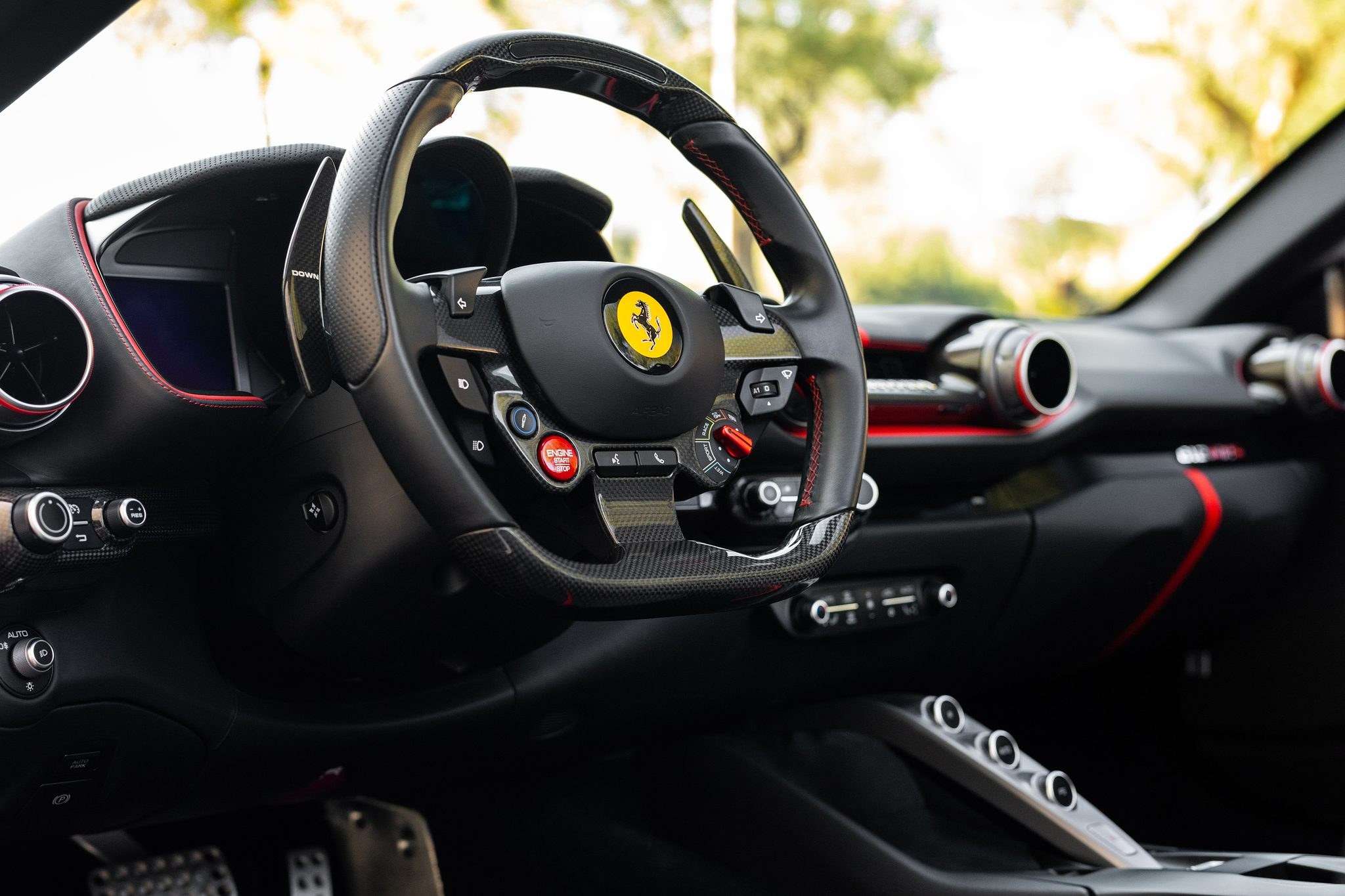 Carbon-fiber and leather steering wheel with manettino and shift lights in the 812 GTS