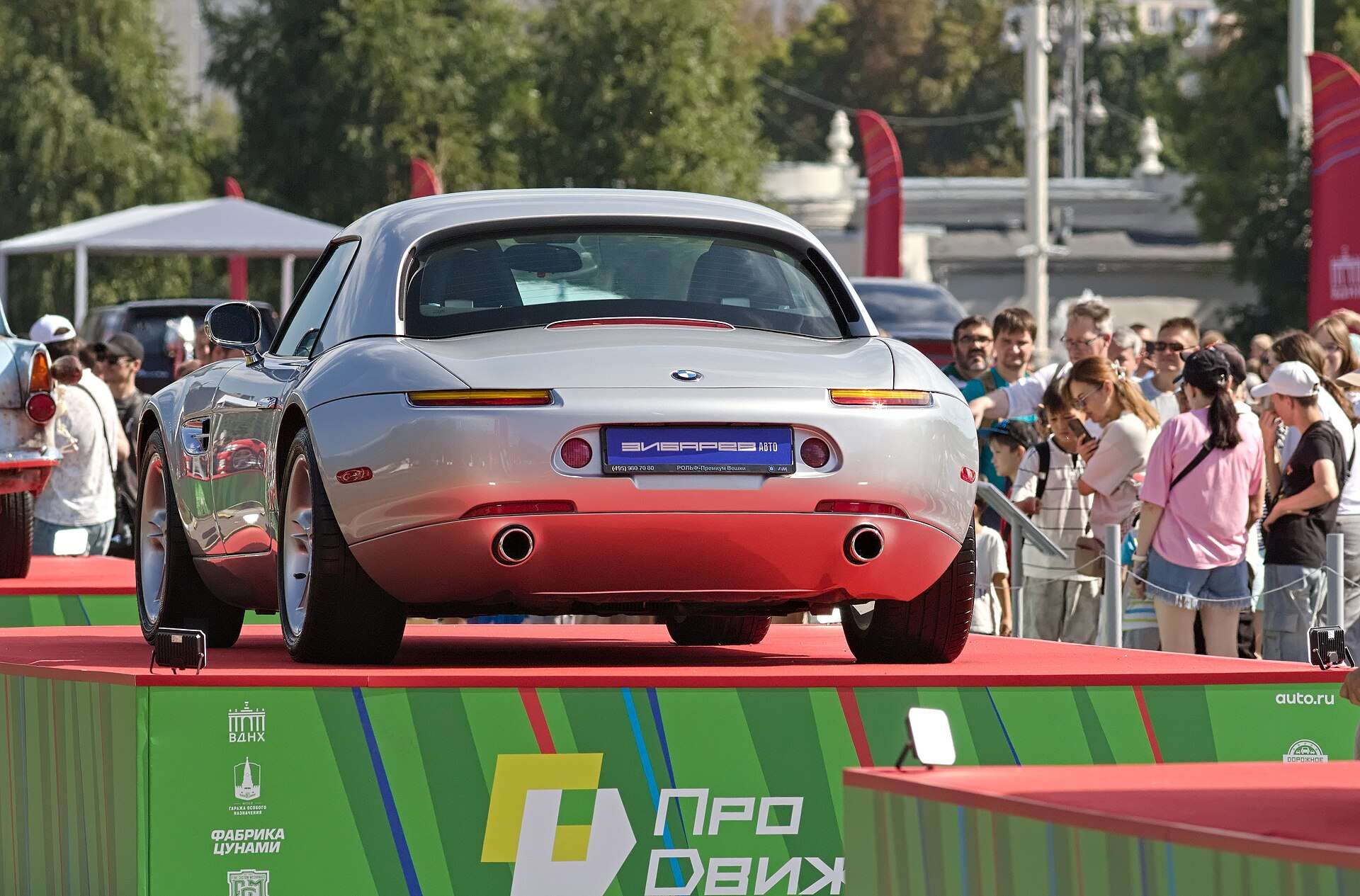 BMW Z8 spec sheet photo: rear view of a silver Z8 with the color-matched hardtop fitted