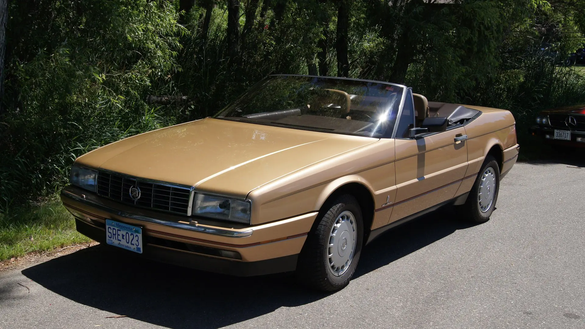 Allanté vs. XJ-S V12 vs. 560 SL: Three ’80s Luxury Convertibles, One Badge Premium - featured image