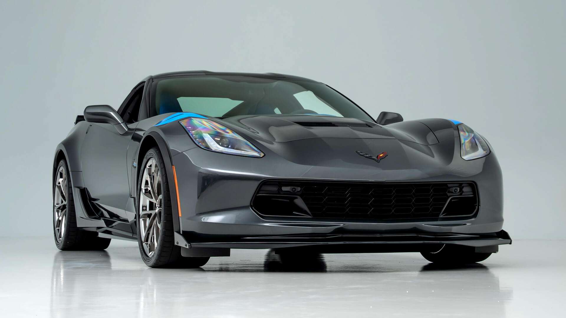 Front three-quarter view of the 2017 Corvette Grand Sport Collector Edition in Watkins Glen Gray Metallic