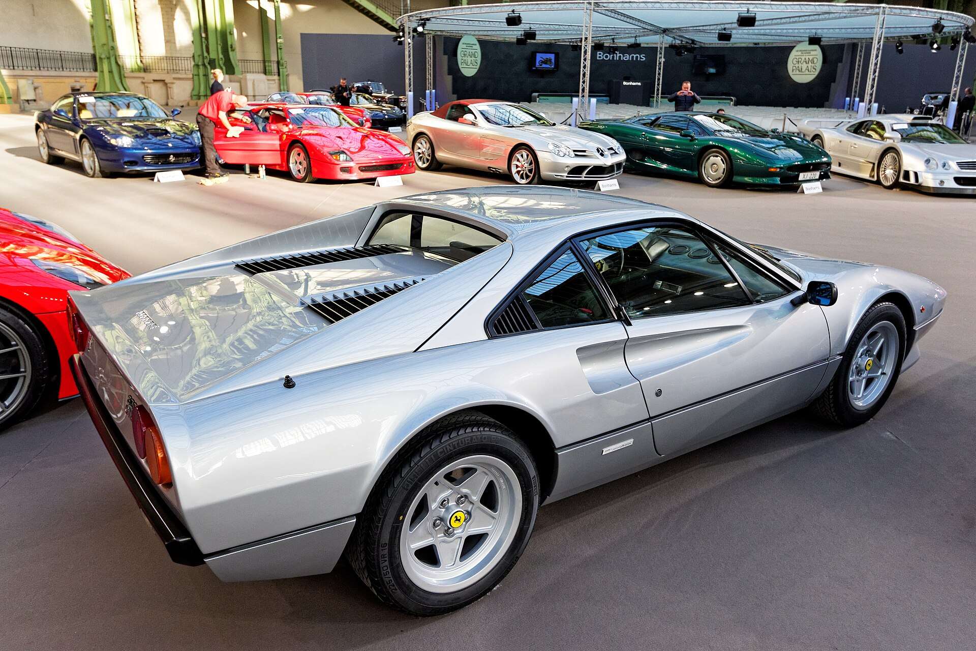 Side three-quarter view of a silver Ferrari 308 GTB Vetroresina berlinetta