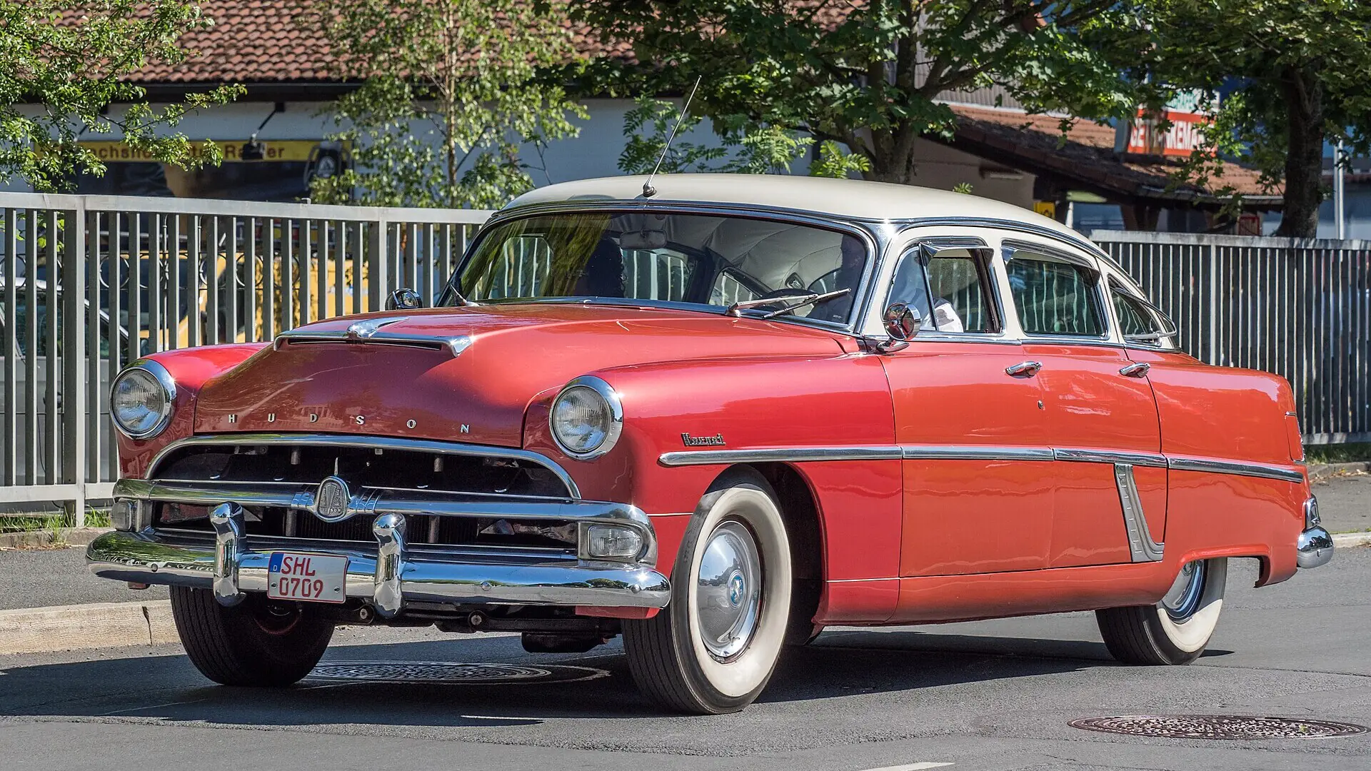 Today in Collector Car History: The Last Step-Down Hudson Leaves the Line, and an Independent Era Ends (Oct. 29, 1954) - featured image