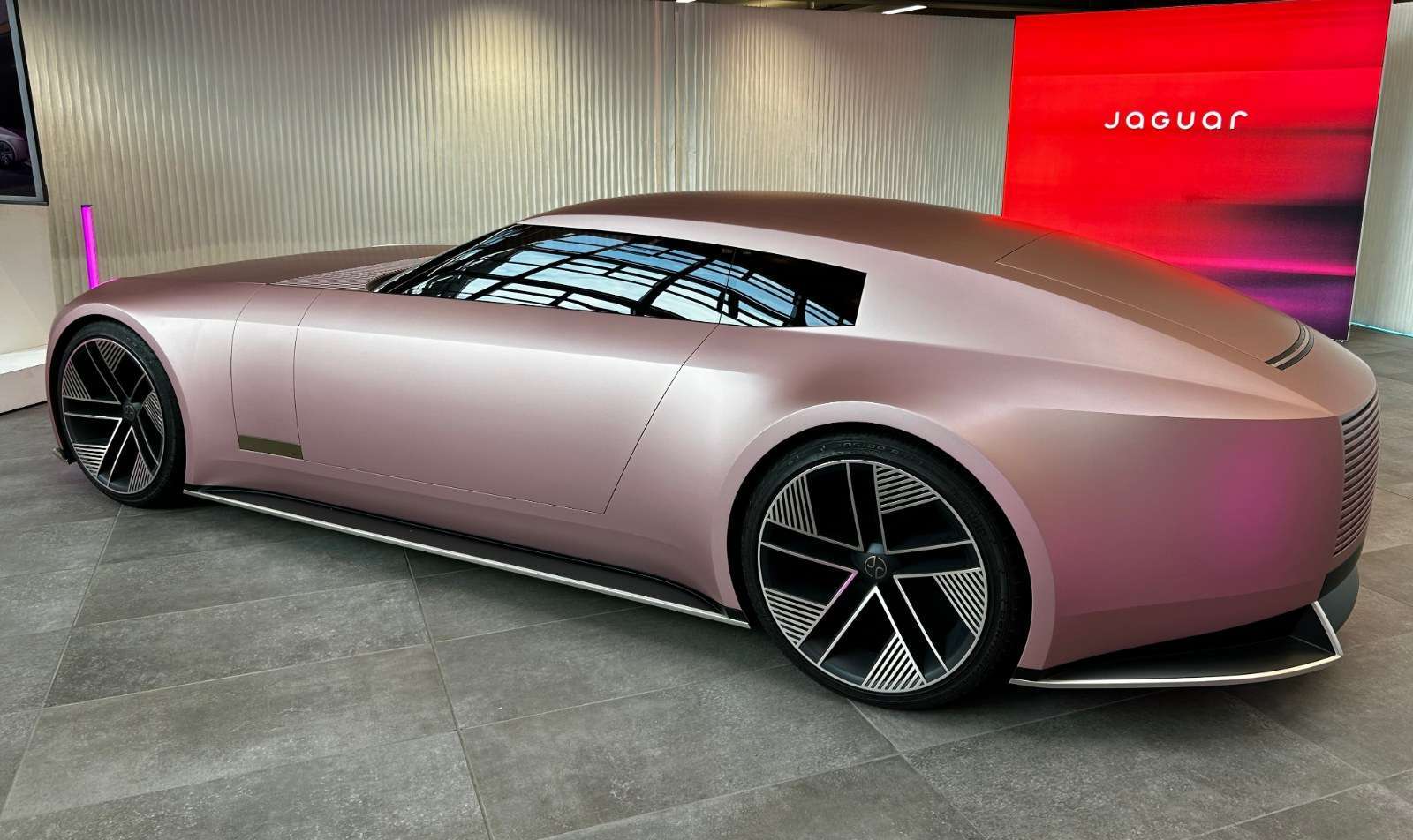Side profile of the Jaguar Type 00 concept, the design study that previewed the Type 01