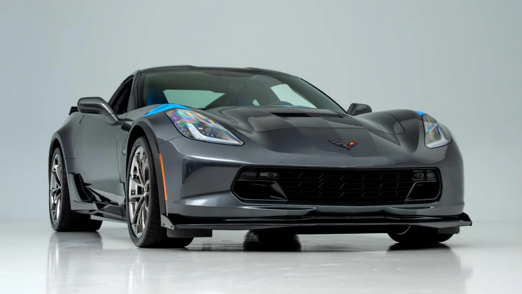 Front three-quarter view of the 2017 Corvette Grand Sport Collector Edition with black Cup-style wheels